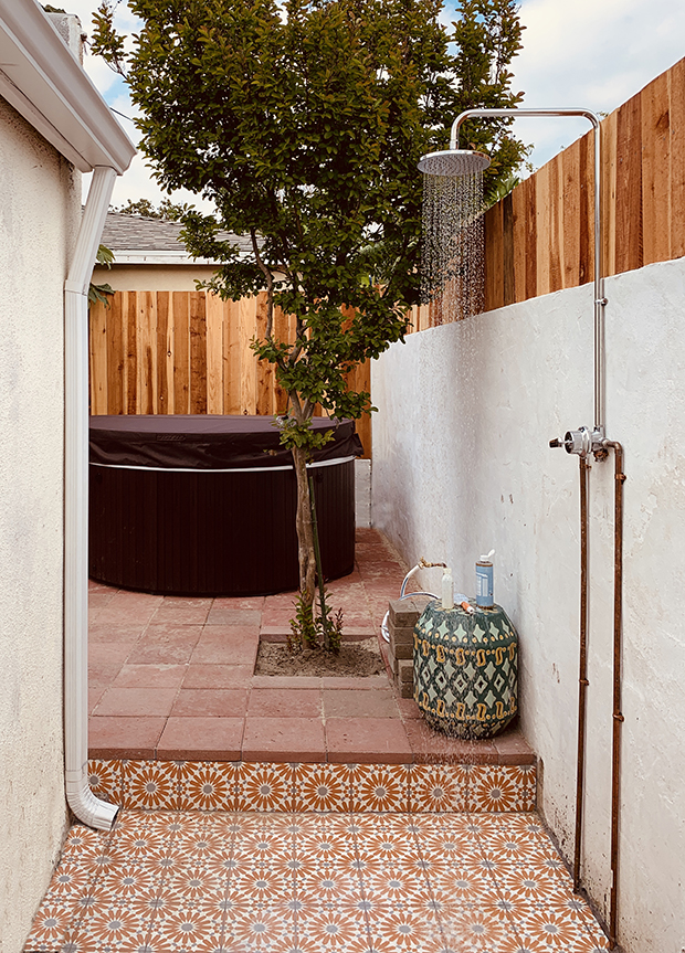 mediterranean mood outdoor shower ideas